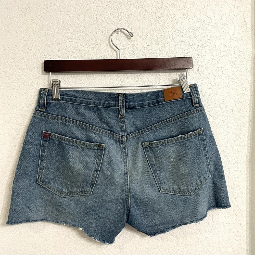 BDG Womens Shorts Blue Jean Denim Low Rise Boyfriend Cut Off Cotton Size 26 - Image 2