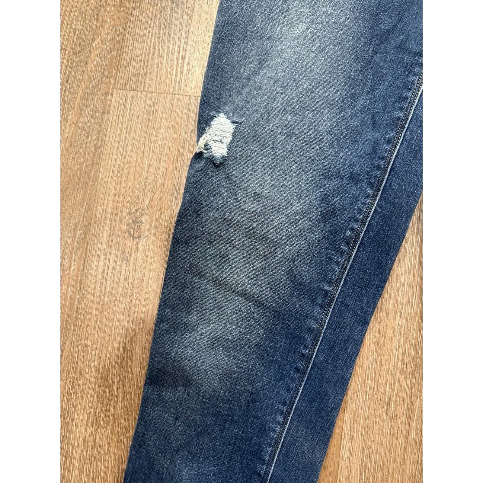 Spanx Distressed‎ Ankle Skinny Jeans Raw Hem Small Wash - Image 2