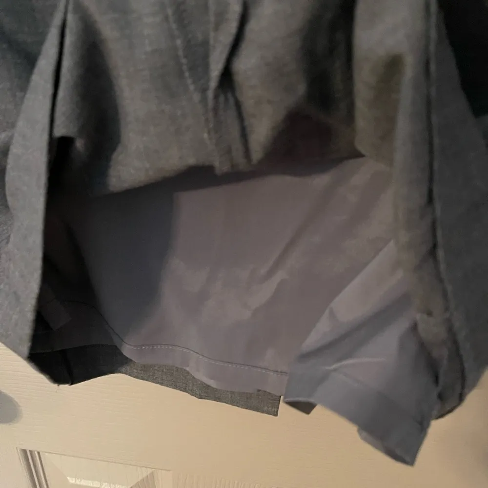 Banana Republic virgin wool blend pencil skirt. - Image 3