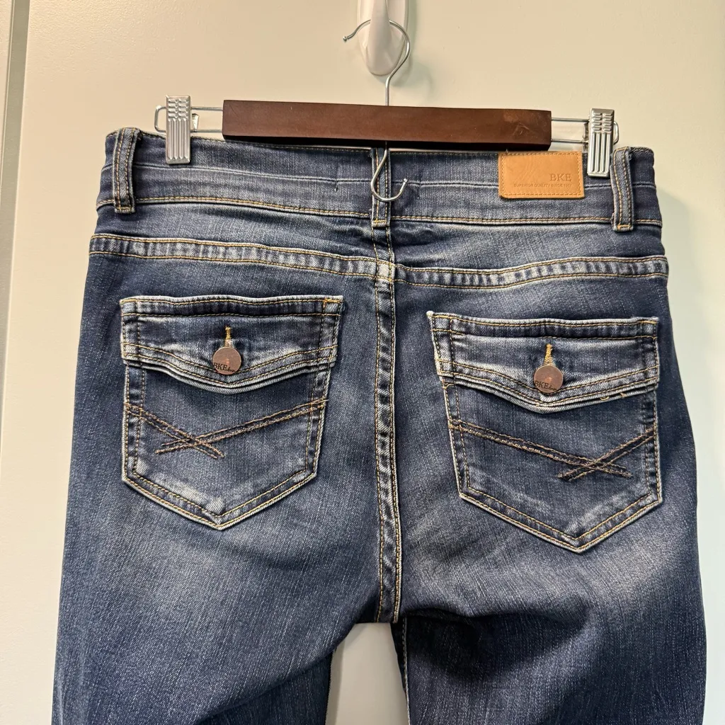 BKE Payton Universial Fit Mid-Rise Straight Jean Dark‎ Wash Flap Pocket 27x32 - Image 4