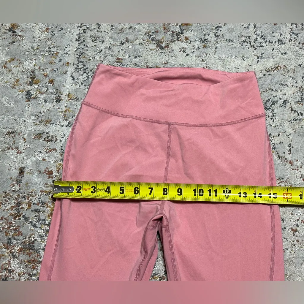 Kittenish Sadie Workout Scrunched Bottom
Leggings Pink Size Medium pink - Image 8