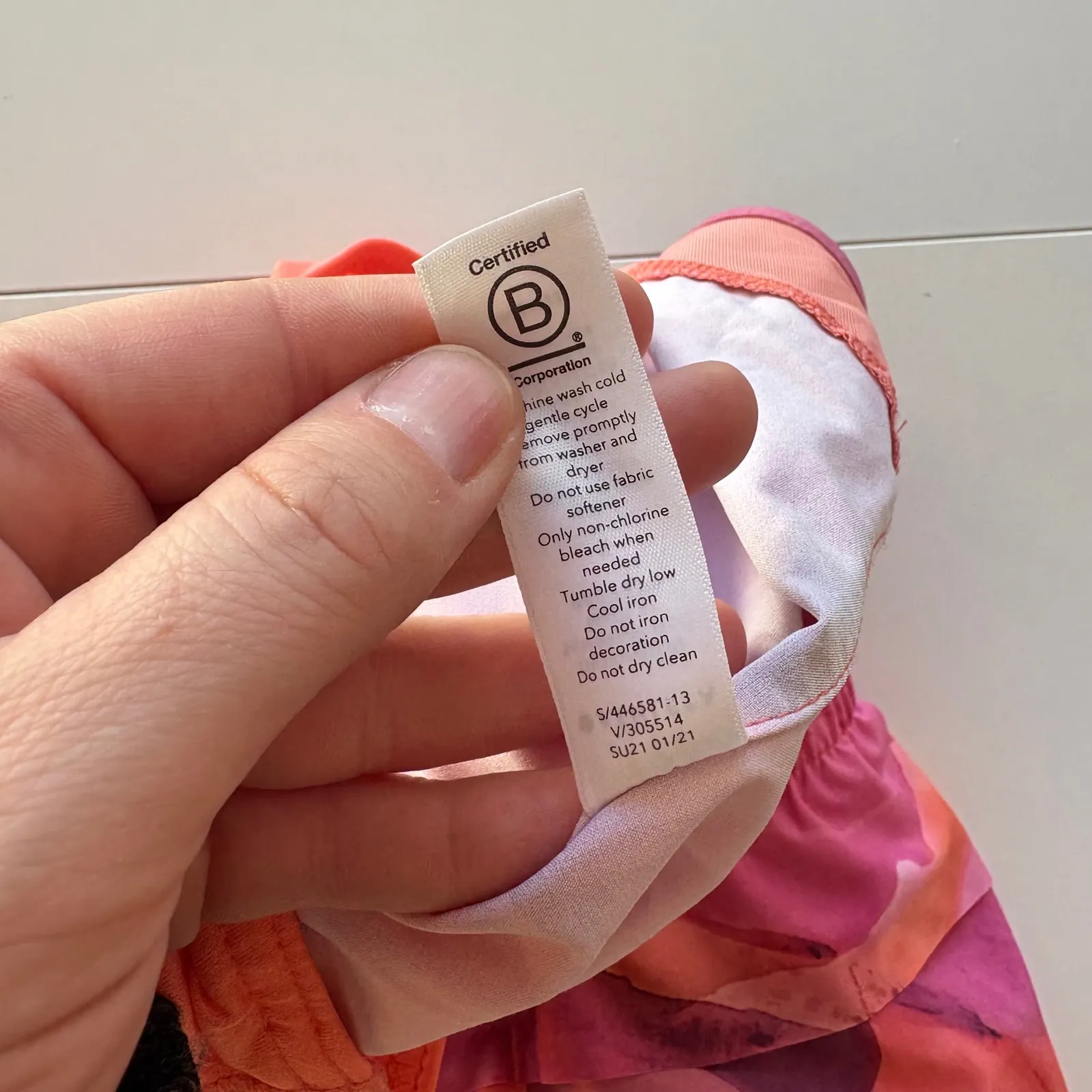 Athleta Printed Mesh Racer‎ Run Short 4" Pink Orange Abstract Leaf Size S - Image 5