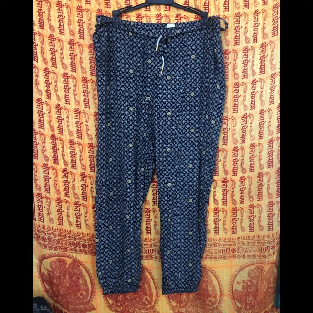 relax Morroccan print pants sz M - Image 4