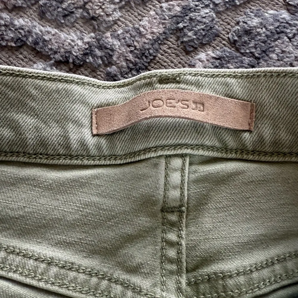 Joe's Jeans | The Ozzie khaki green shorts with Distressed Raw Hem size 26 - Image 5