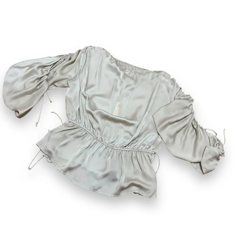 NWT Max Studio Nude Taupe Cold Shoulder Loose Cinched Waist Blouse - Size Medium - Image 2