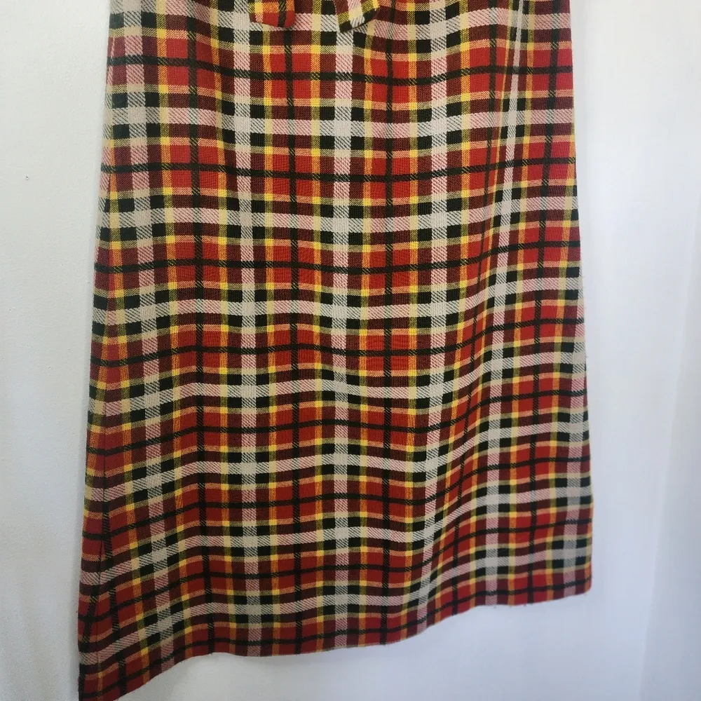 Vintage Wool Plaid A line Maxi Skirt with Belt Elastic Waist Red Size undefined - Image 3