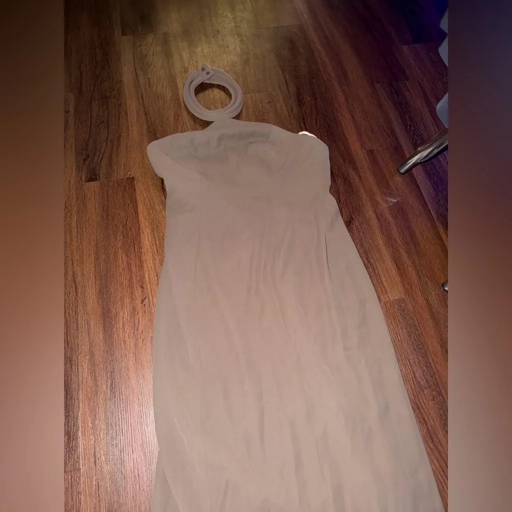 Lenox Gown
Ronny Kobo
$500 brown formal wedding party winter XL classic glam - Image 10