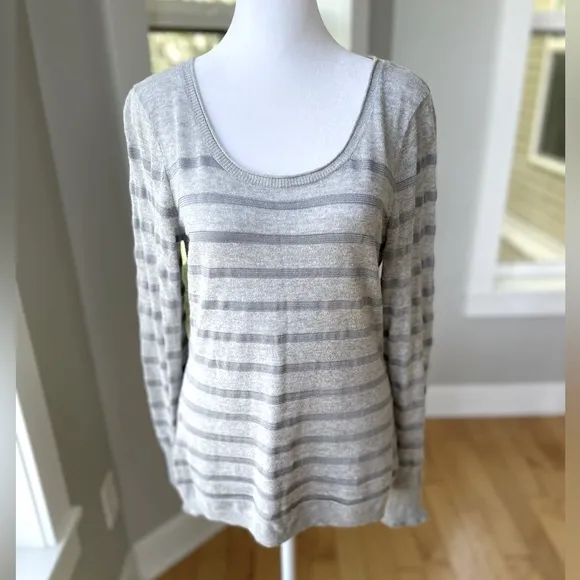 Banana Republic Gray Lightweight Stripe Scoop Neck Sweater Size Small - Image 2