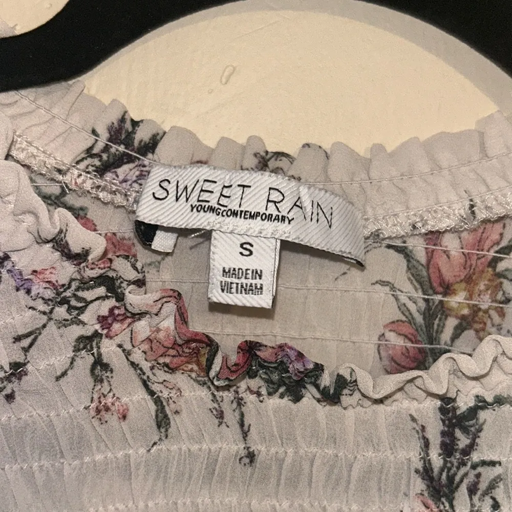 Sweet Rain Women’s Sheer Long Sleeve Floral Top Sz Small - Image 4