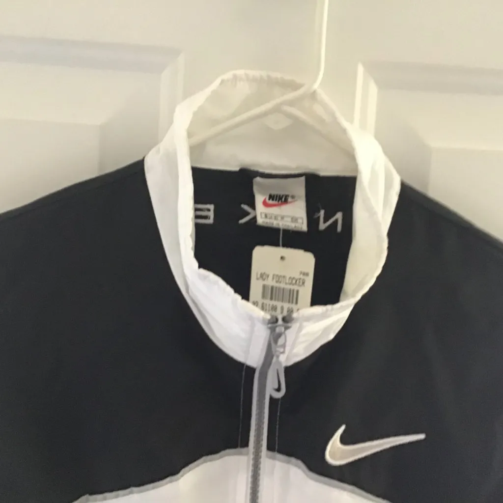 NWT NIKE NYLON/POLY ZIP ATHLETIC VEST. SM - Image 3