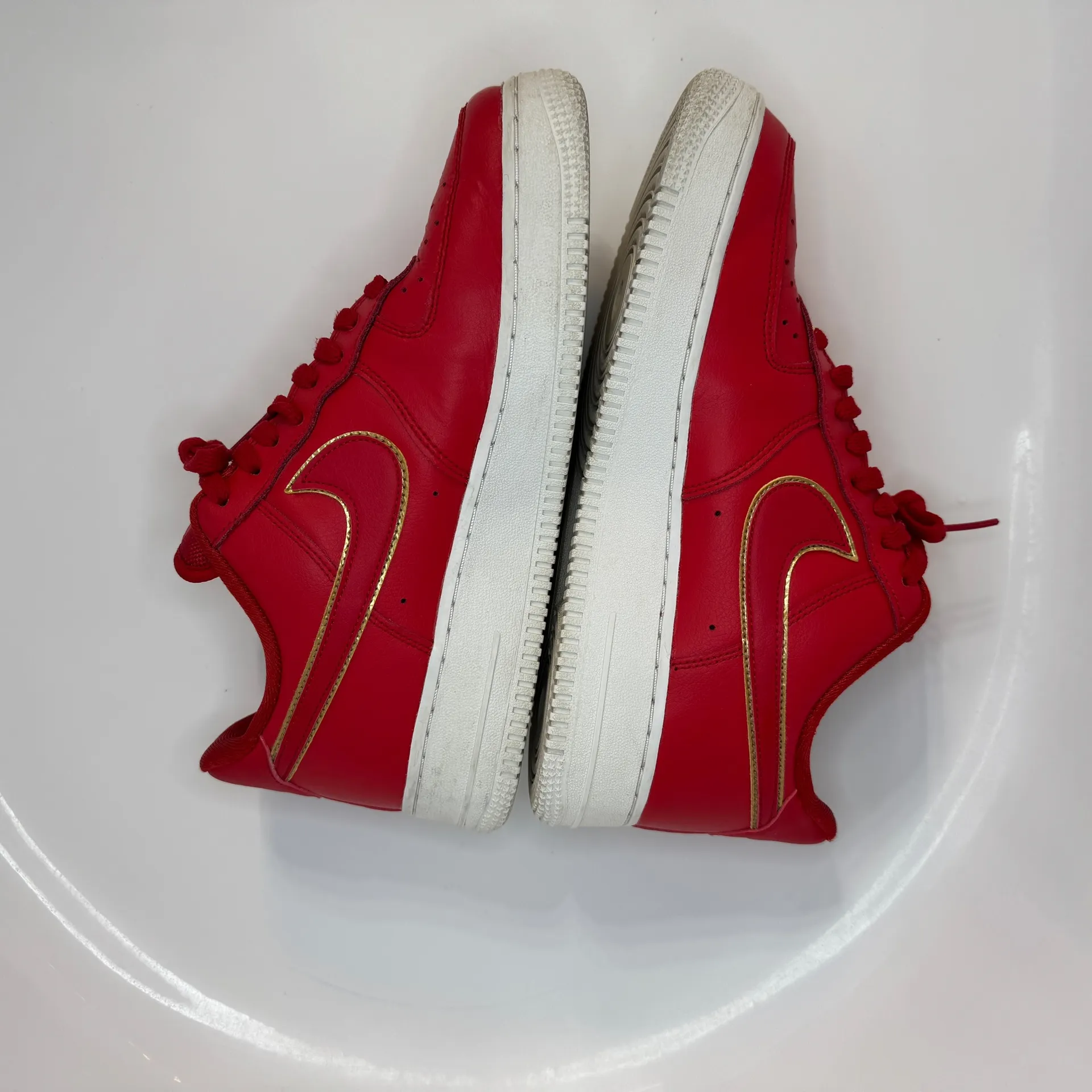 Nike AF1 '07 Low Red Gold Sneakers Women's Sz 9 A02132-602 Trainers - Image 2