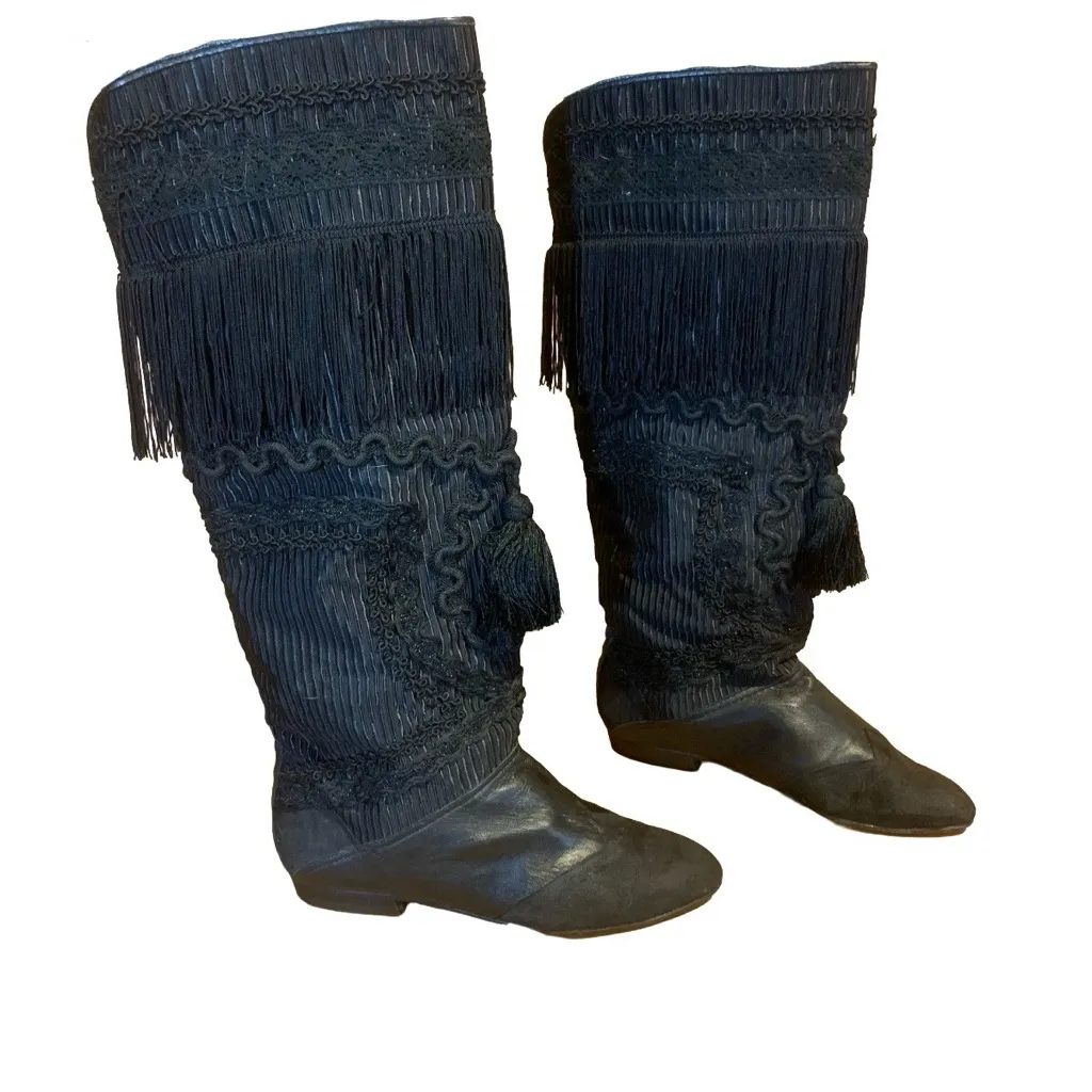 VINTAGE 1980'S BLACK LEATHER FRINGE & RICRAC KNEE HIGH BOOTS (36.5) Size 6 - Image 5