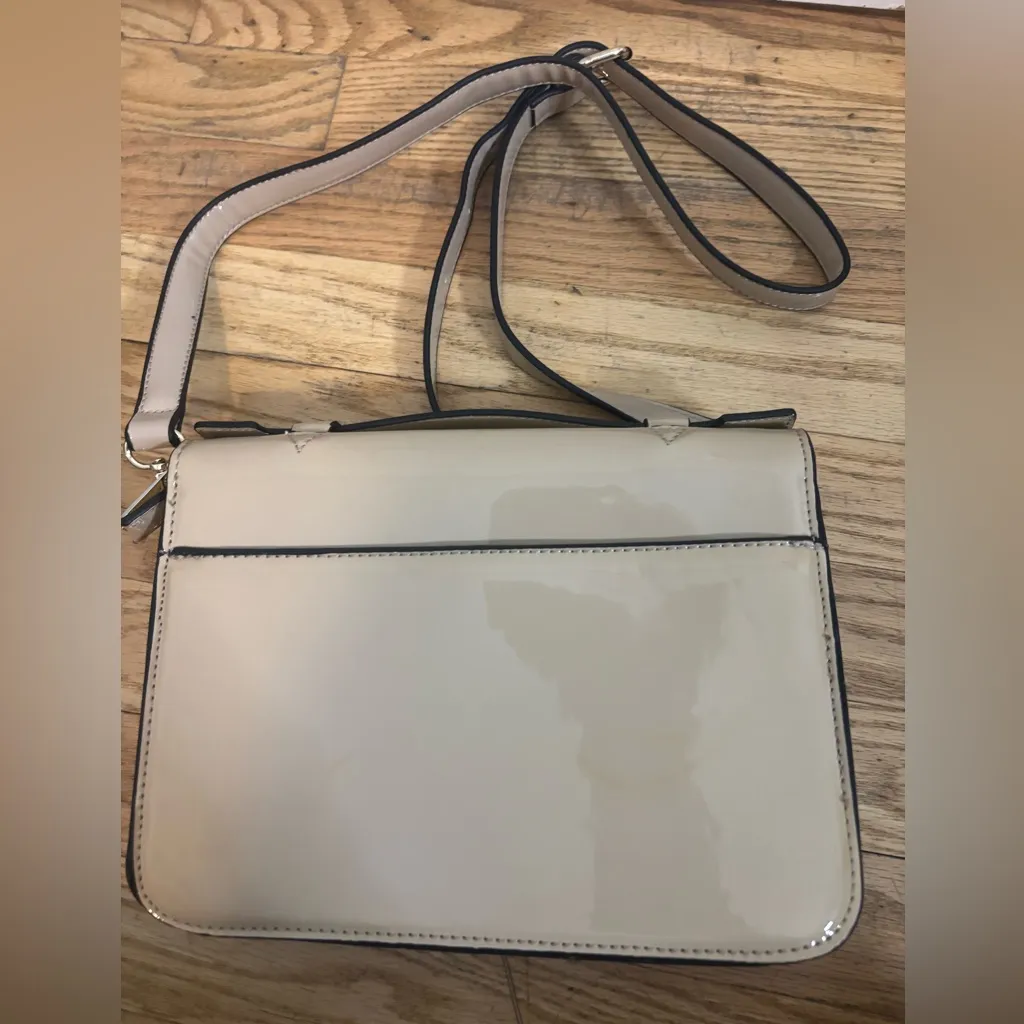 Simply Noelle Beige Patent Shoulder Bag crossbody EUC - Image 4
