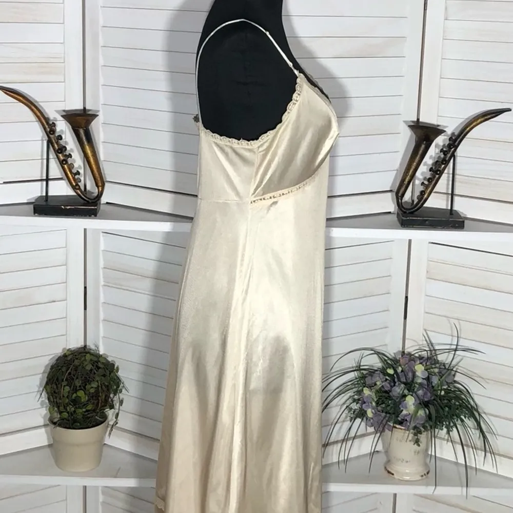 Vintage 70s Sears Beige Nylon Lace Trim Slip Nightgown Small - Image 3