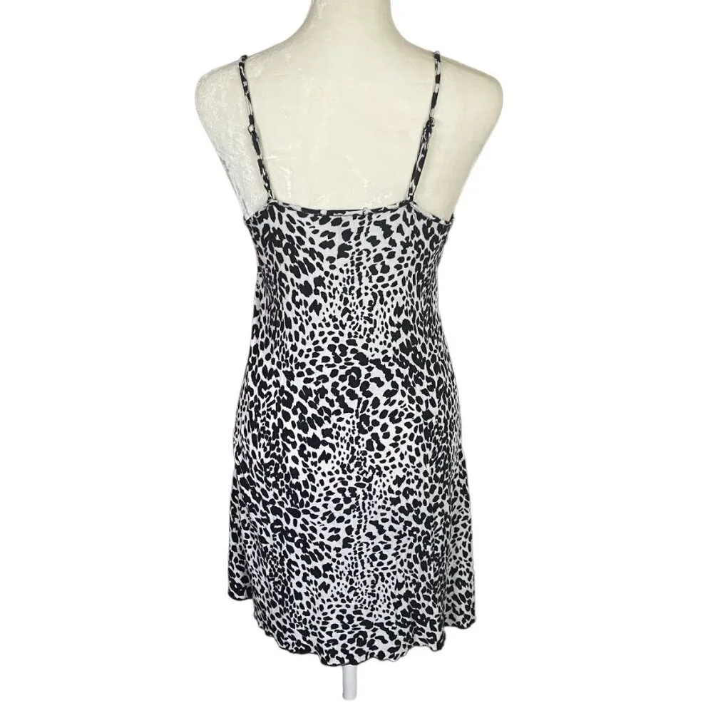 Tart Intimates women's medium black and white animal print sleepwear chemise - Image 4