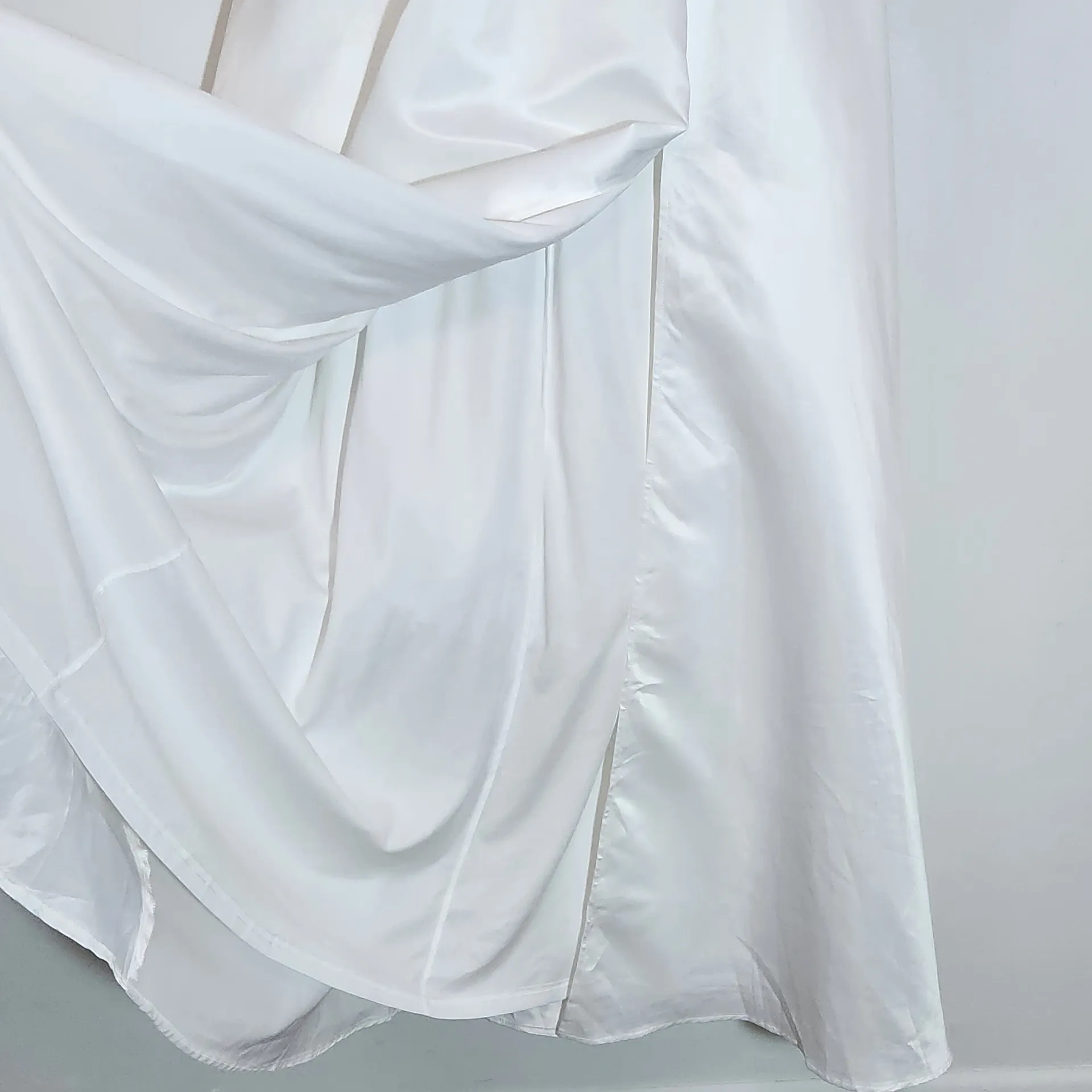 Lulus  White Backless Wedding Dress with Removable Bow NWT Size Medium - Image 6