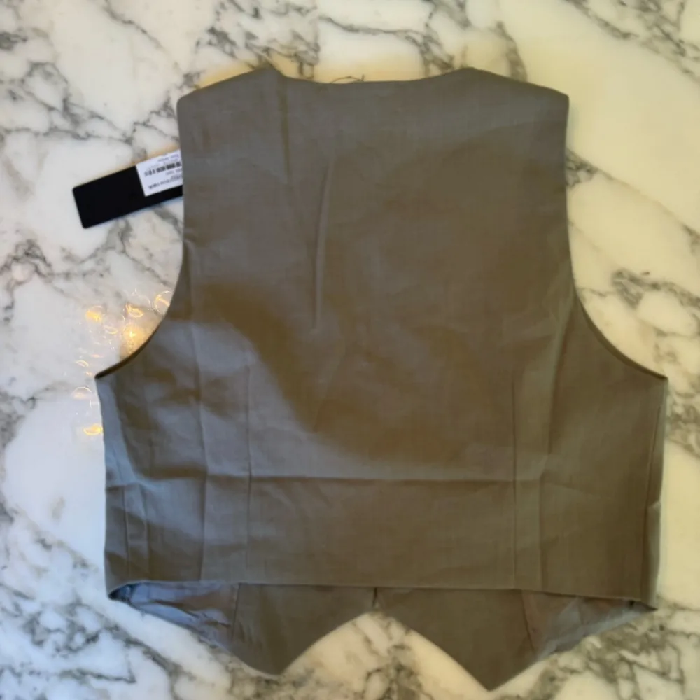 NWT Know One Cares Button Front Vest | Size M | Light Taupe | No Flower Pin - Image 5