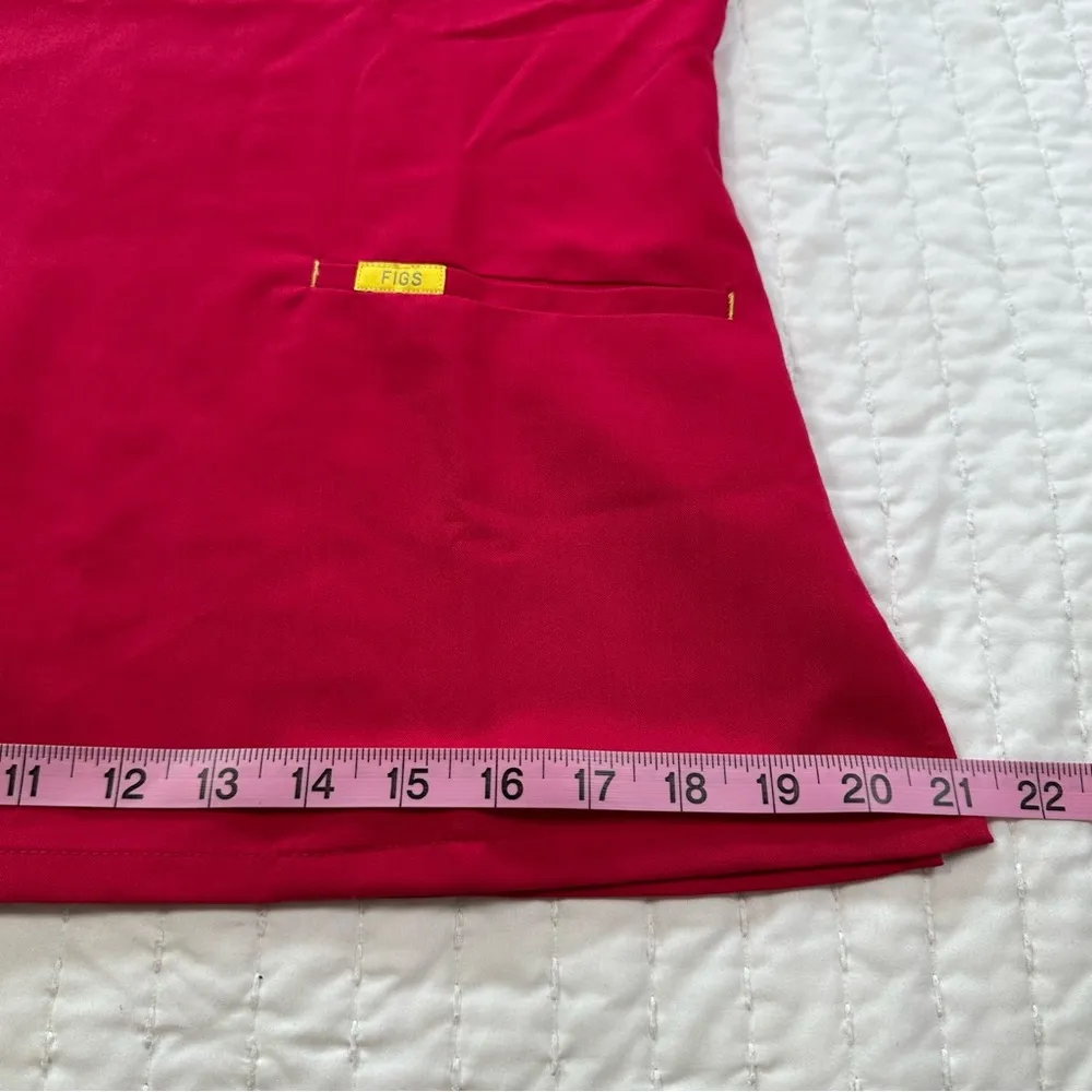 Figs Scrubs Top Women’s Stretch Pockets Pink With Yellow Logo Medical Wear - Image 6