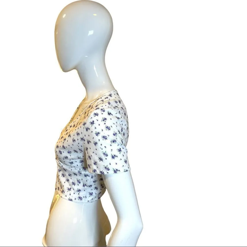 Shein Floral Crossover Crop Top Short Sleeve Purple White - Image 2