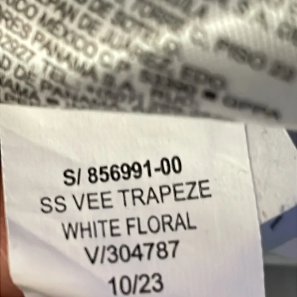 Old Navy Short Puff Sleeve Floral Top - Image 8