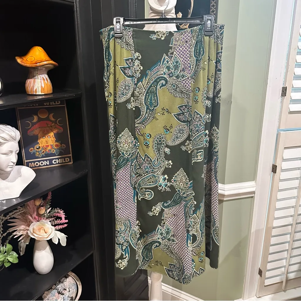 Notations Green Paisley Print Midi Skirt – Size M - Image 3