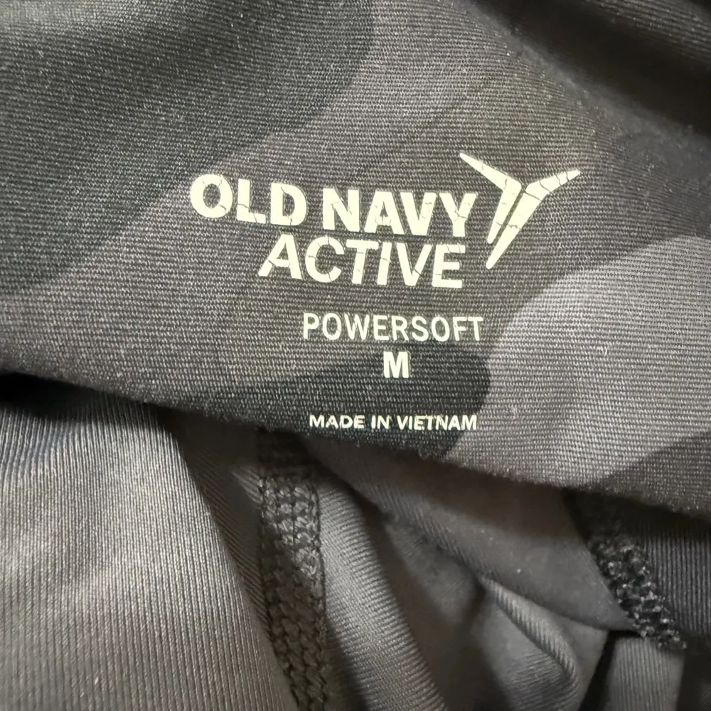 Old Navy Active Set Medium Gray Camo Tank Top & Leggings - Image 7