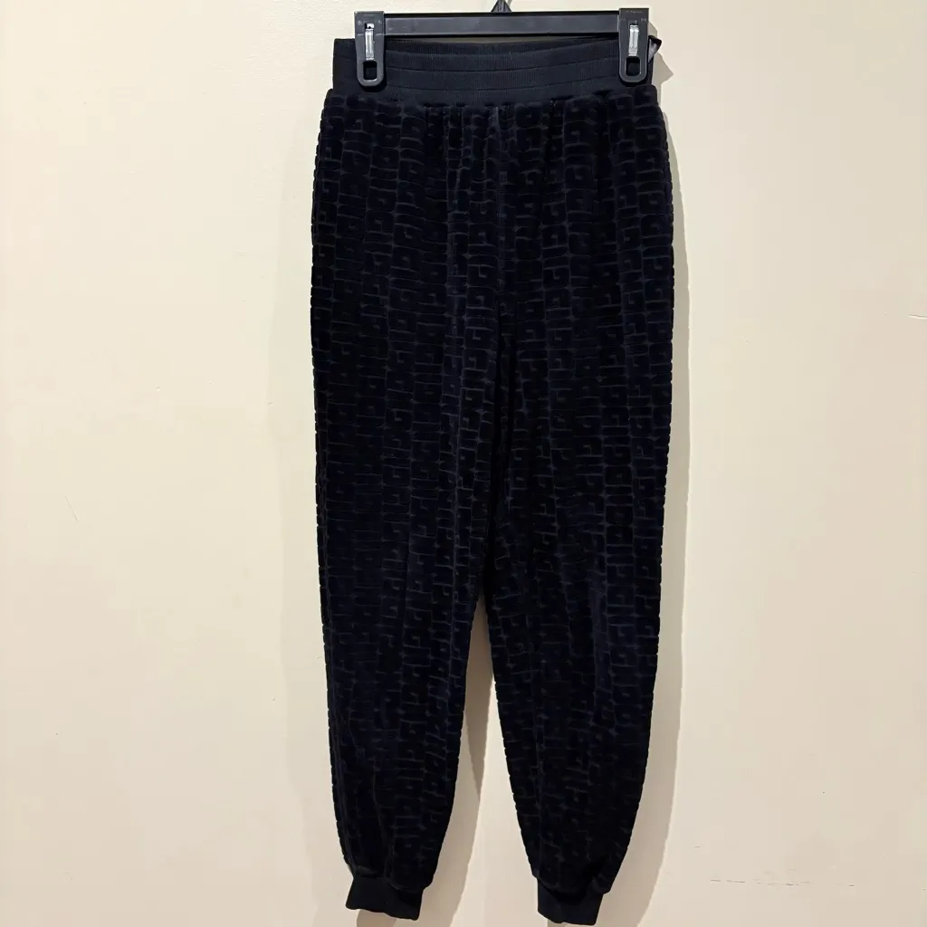 Guess women's pull on velvet jogger size S - Image 3