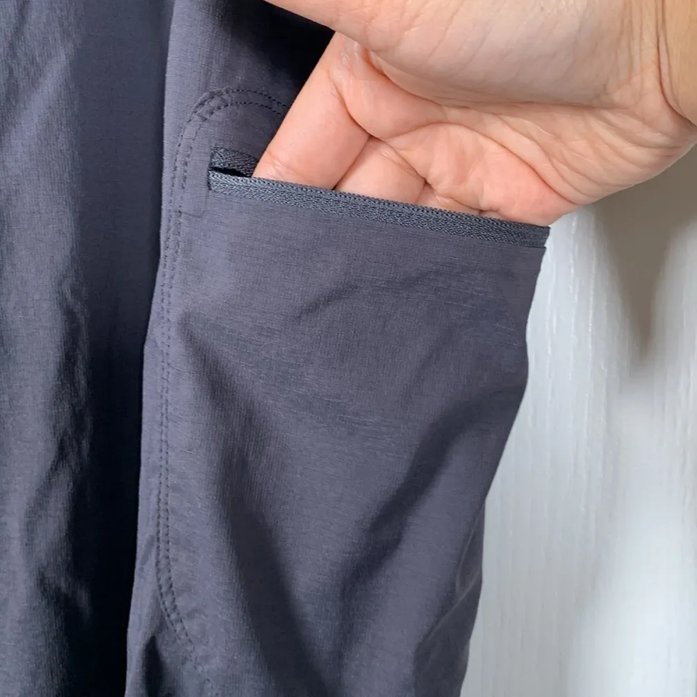 L.L. Bean Hiking Skiing Gray Outdoor Cargo Pants Size 18 EUC #0830 - Image 6