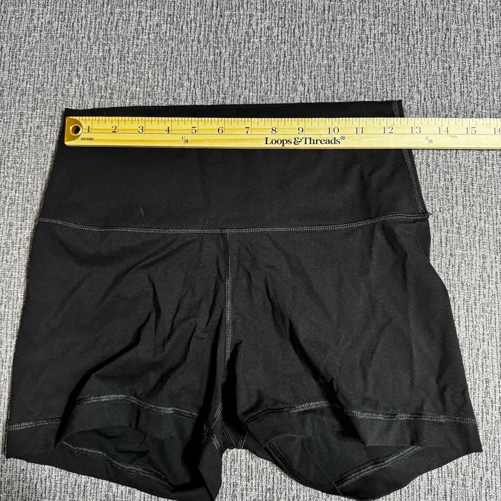 Everlane Perform Bike Shorts - Image 10