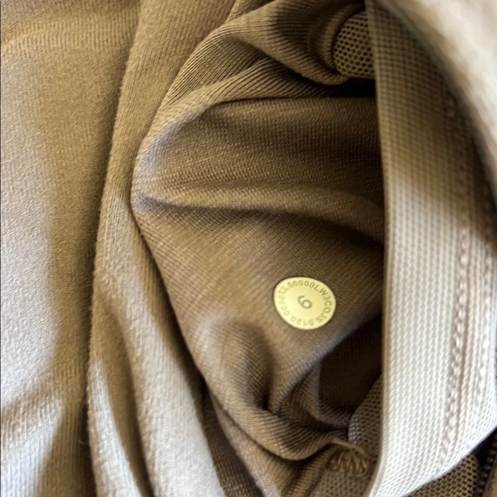 Lululemon Run Briskly Half Zip - Image 4