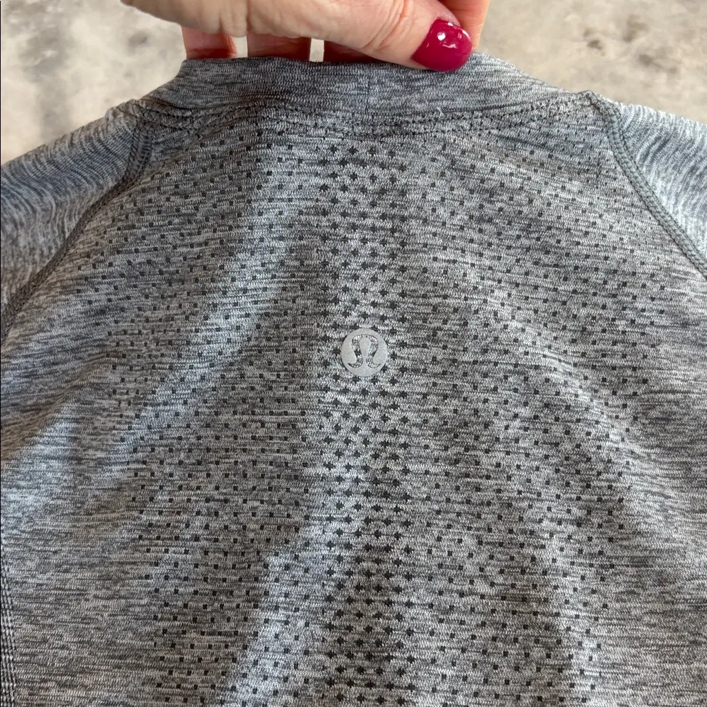 Lululemon Swiftly Tee Gray Size 10 - Image 5