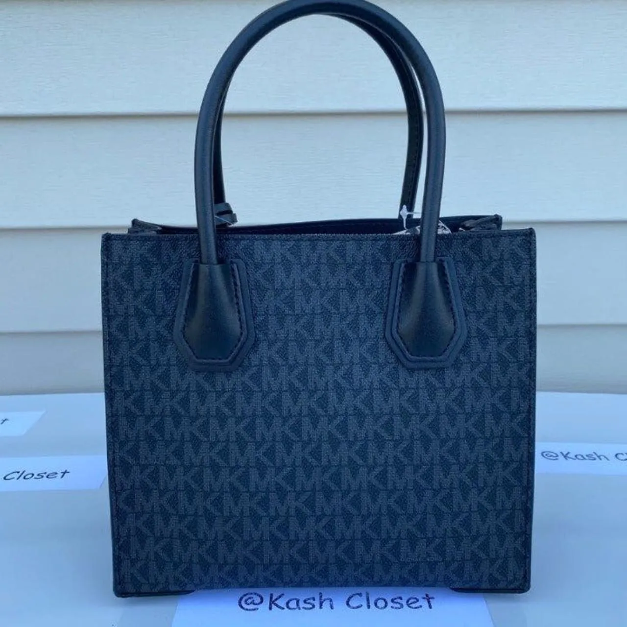 Michael Kors Black Mercer Messanger Bag Medium Crossbody - Image 4