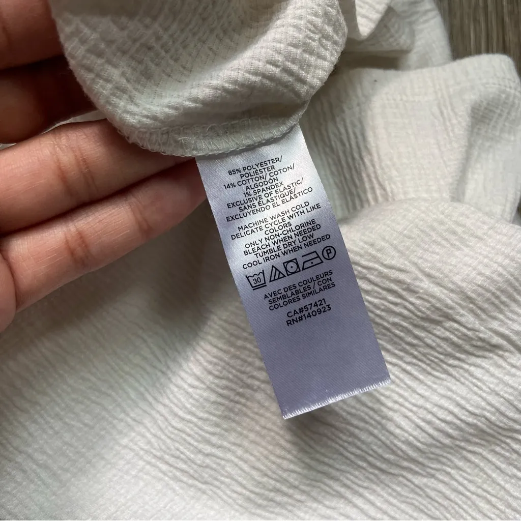 LOFT White Ivory Short Sleeve Blouse Flowy Smocked Details Medium - Image 11