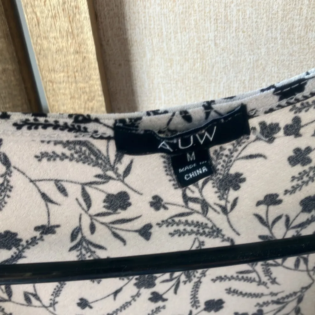 AUW Black and White Leaf Print Wrap Blouse medium - Image 2