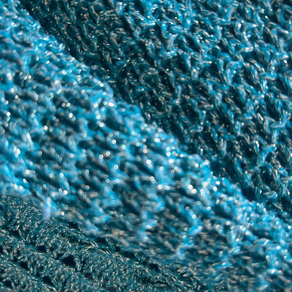 BCBG Max Azria green metallic sweater vest🌱🌺 - Image 11