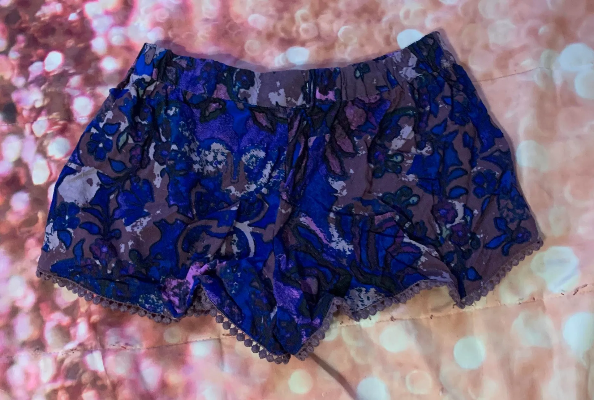 Mossimo Pattered Shorts - Image 2