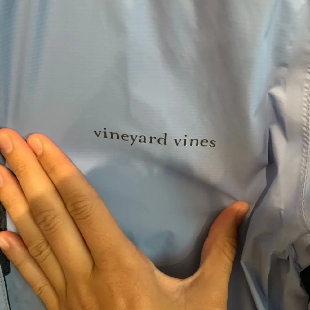 Vineyard Vines Raincoat - Image 3