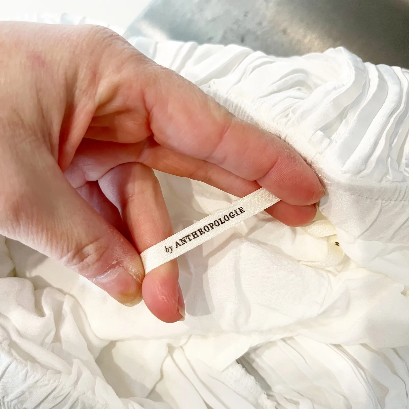 Anthropologie Off Shoulder Pleated Plisse Ruffle Crop Tank Top White Medium - Image 4