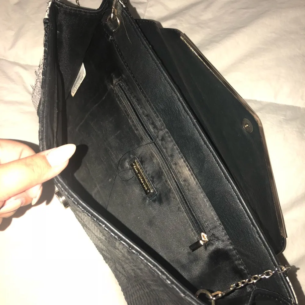 🆕 Crossbody Faux Snakeskin Purse - Image 4