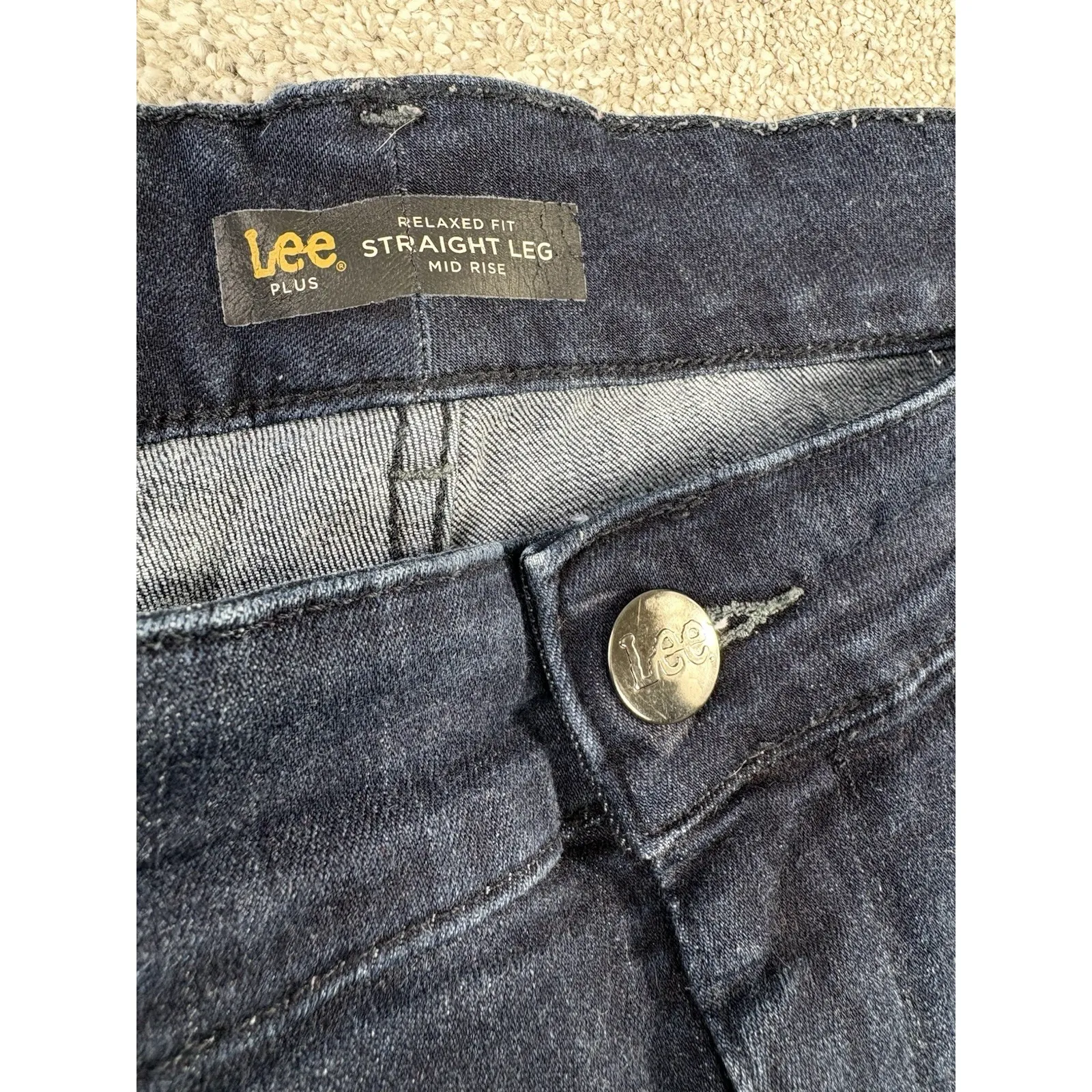 Lee Women's 20WL Dark Wash Stretch Jeans Mid-rise Straight Leg 5 Pocket 46x32‎ - Image 3