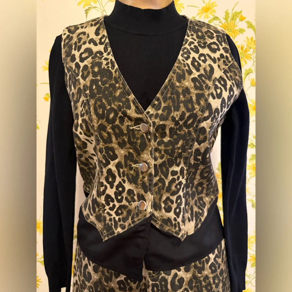 Chic Leopard Print denim waistcoat - Image 2