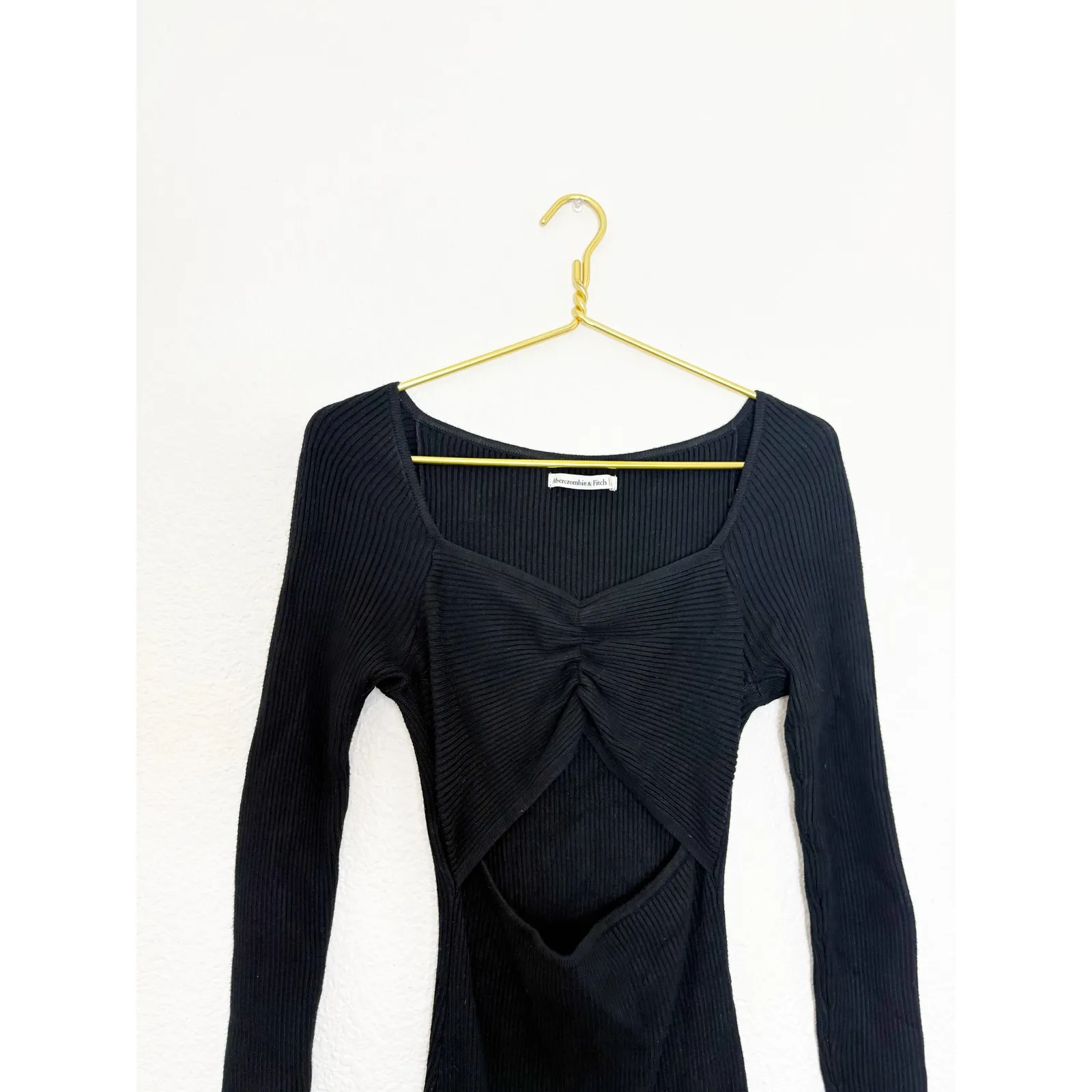 Abercrombie & Fitch Cinched Front Cutout Midi
Sweater Dress Size Small Black - Image 5