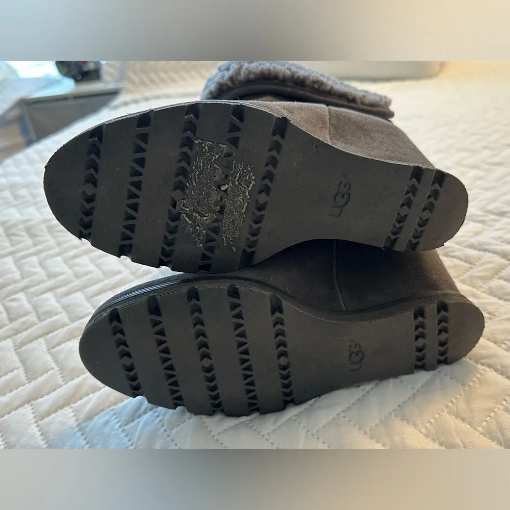 UGG  Boots size 7 - Image 5