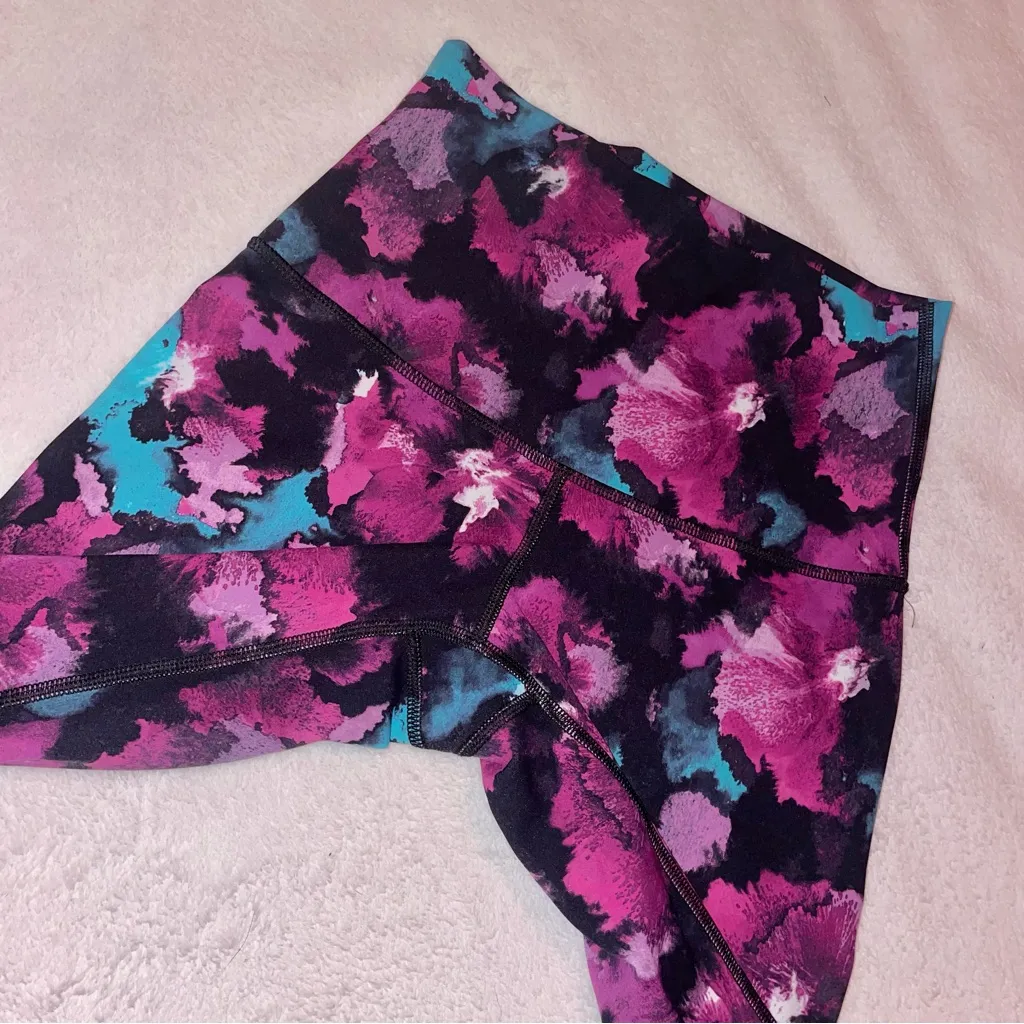 LULULEMON Wunder Under Pant (Hi-Rise) in Midnight Bloom Black Deep Fuschia size 4 - Image 5