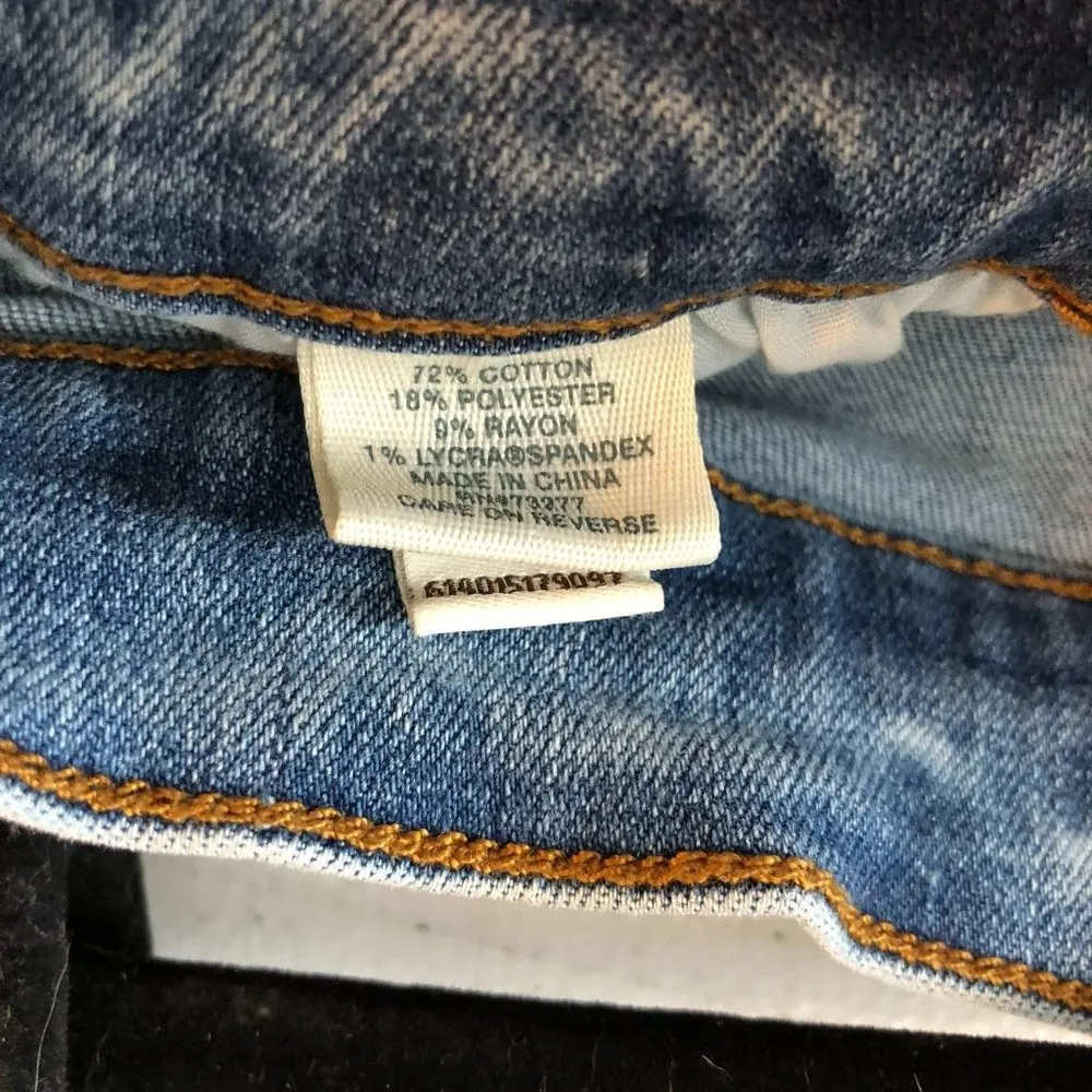 Mudd Blue Medium Wash Distressed Raw Hem High-Rise Midi Denim Jean Shorts Size 9 - Image 4