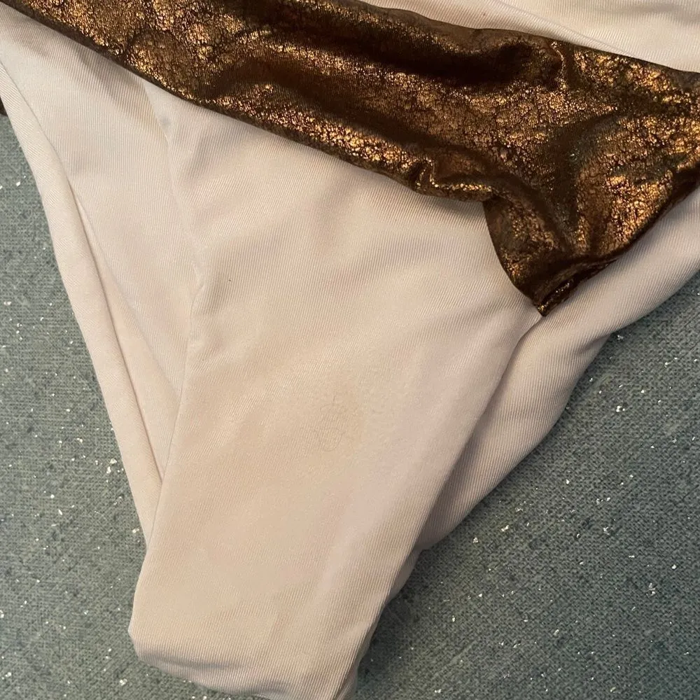 Beach Bunny‎ Bikini Bottom as is - Image 9