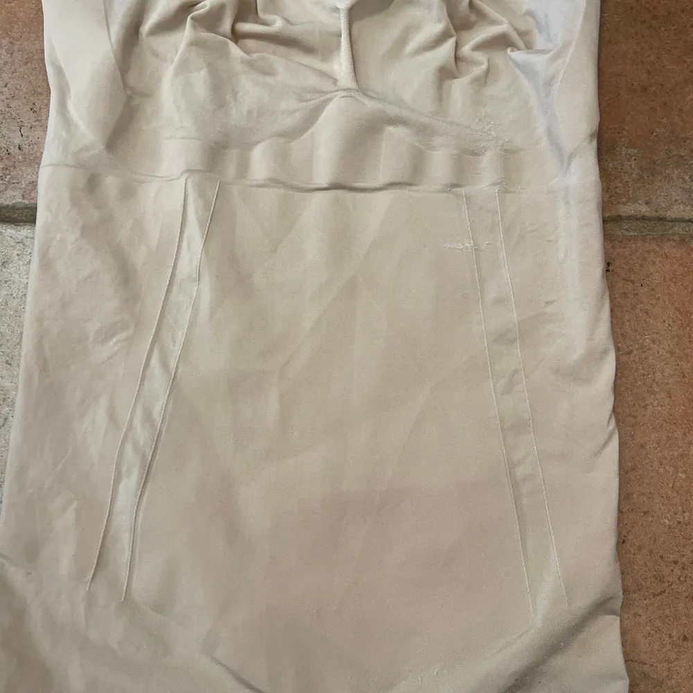 Spanx  ONCORE MID THIGH SCULPT CONTROL ONE PIECE SIZE XL - Image 4