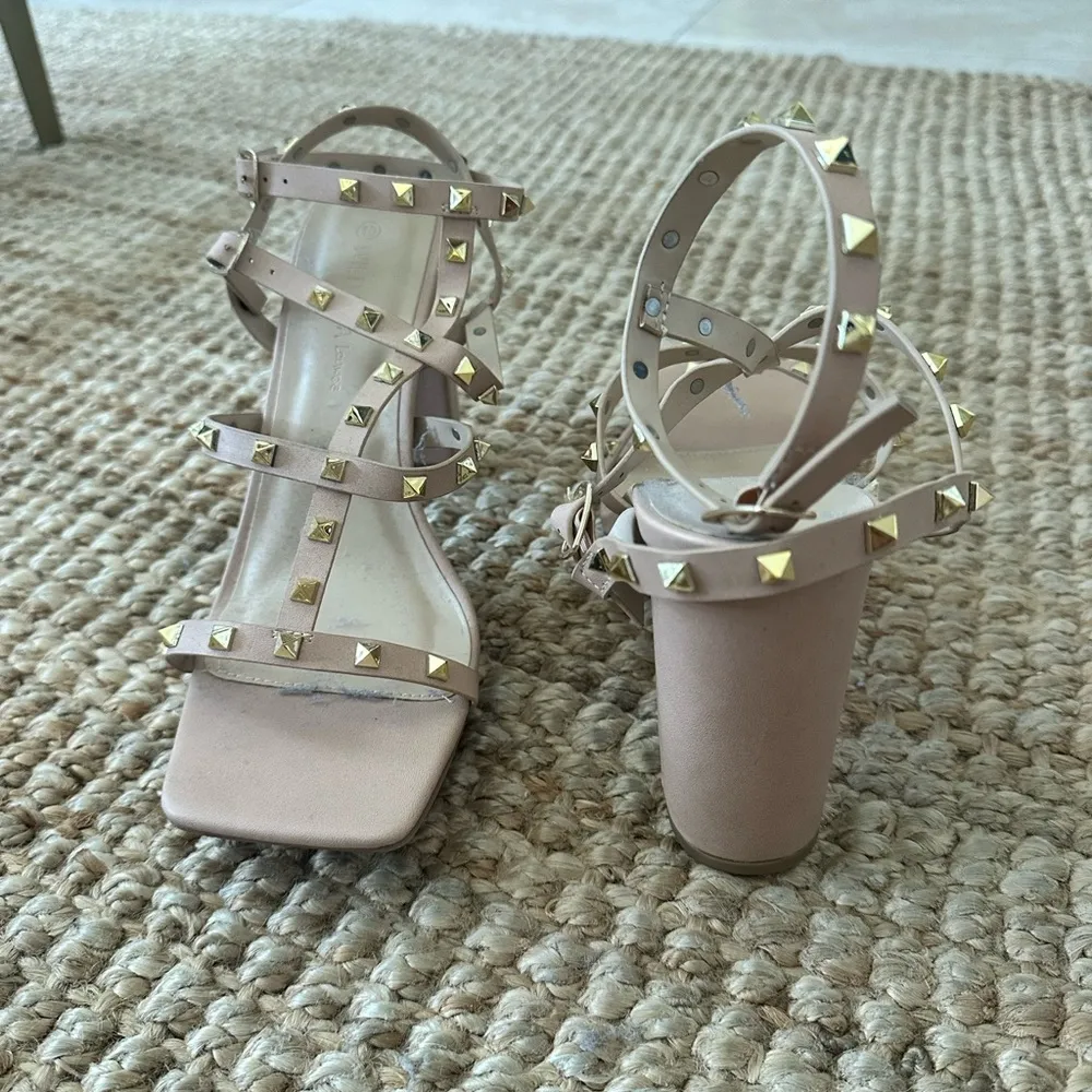 Gladiator studded beige square toe block heel sandal size 10 NWOT - Image 3