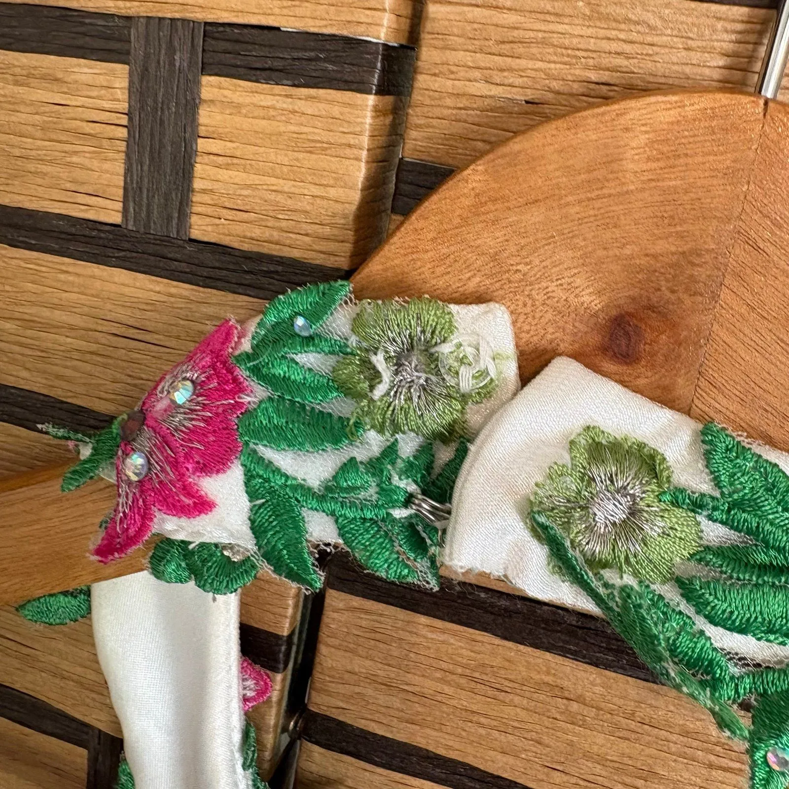 Camille La Vie White Floral Halter‎ Neck Formal Dress Size 0 - Image 11