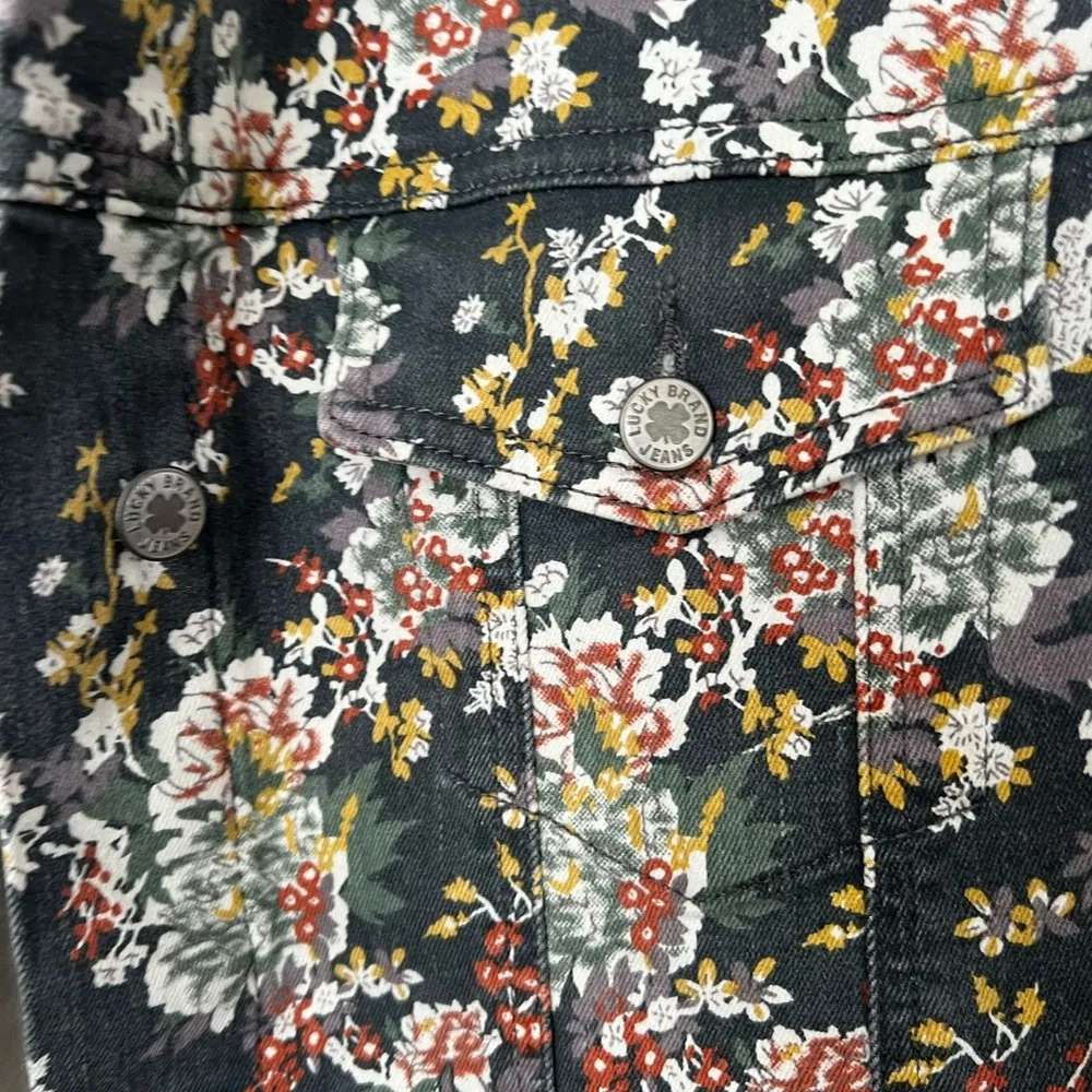 Lucky Brand The Tomboy Trucker floral jean jacket▪️size 2X - Image 2
